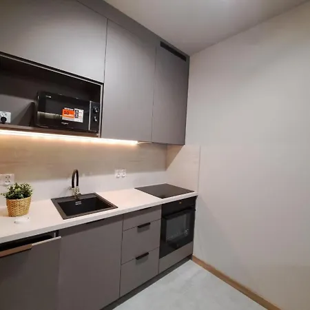 Апартаменты Refurbished With Balcony In Perfect Location Of Wrocalw Вроцлав